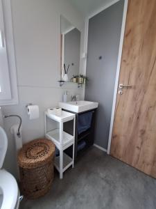 Łazienka w obiekcie Mobile home Blue Lagoon 785