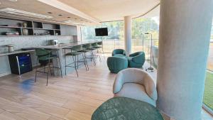 Nhà bếp/bếp nhỏ tại Setai Yacht Stilo V - By Almare Flats