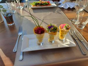 Eten bij of ergens in de buurt van het hotel

