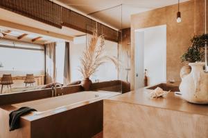 Posedenie v ubytovaní Casa Stellar - boutique villa with private heated pool and sea view - sustainably solar powered