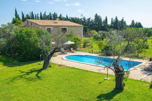 Bazén v ubytování 126 Finca Son Tresco ETV4382 by Mallorca Charme nebo v jeho okolí