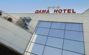Sijil, anugerah, tanda atau dokumen lain yang dipamerkan di Dama Hotel
