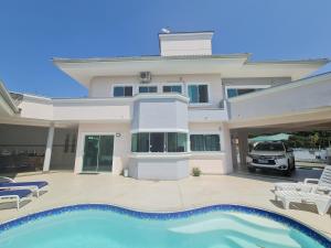 Hồ bơi trong/gần Casa Rosa com 7 quartos - Edícula completa a 150 metros da Praia