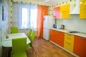 
Кухня или мини-кухня в Apartment on Shakhterov, 44 by KrasStalker
