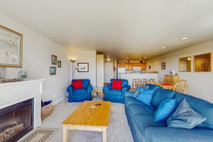 Khu vực ghế ngồi tại Family Beach Condo