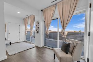 Χώρος καθιστικού στο Modern Condo with Slopeside Comfort plus Amenities