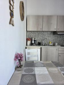 Una cocina o cocineta en Calypso Heaven