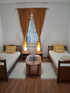 Seaside holiday house Plomin Luka, Labin - 7466にあるベッド