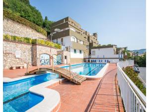Πισίνα στο ή κοντά στο Classic Appartement in Pietra Ligure +9 φωτογραφίες
