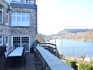 Fotografie z fotogalerie ubytování Villa in Vielsalm with Lake Views and Pool v destinaci Vielsalm