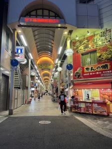 Supermarket nebo jiné obchody v  apartmánu nebo okolí