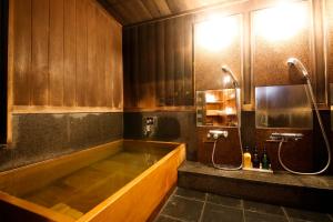 Koupelna v ubytování Yoshii Ryokan