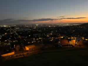 Nespecifikovaný výhled na destinaci Rouen nebo výhled na město při pohledu z prázdninového domu + 37 fotografií