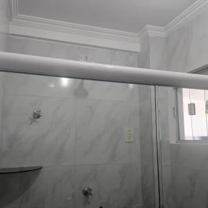 Koupelna v ubytování Quarto para dois com ar-condicionado