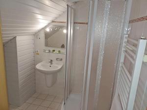 Koupelna v ubytování Hotel a vinařství Sádek