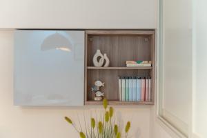 Knihovna v apartmánu