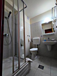 Kúpeľňa v ubytovaní Átrium Hotel Harkány + 37 fotografií