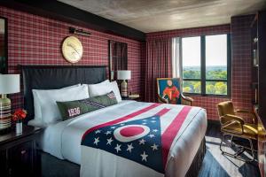 Cama ou camas em um quarto em Graduate by Hilton Columbus