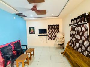 TV a/nebo společenská místnost v ubytování Sri padha vallabha serenity homestay