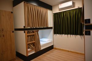 Top view hostelにあるベッド