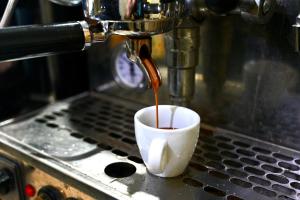 Top view hostelにあるコーヒーまたはお茶