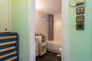 Koupelna v ubytování Neos kosmos Filimon + 37 fotografií