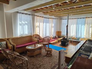 Fotografie z fotogalerie ubytování jigme homestay kaza v destinaci Kaza