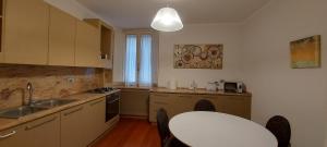 Kuchyňa alebo kuchynka v ubytovaní Altarocca Embassy Rome