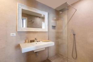 Kúpeľňa v ubytovaní Spagna Art & Suites - CA Domus Collection