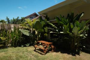 Κήπος έξω από το Java Villa Lombok