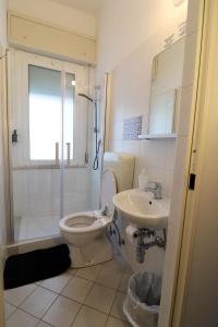 Koupelna v ubytování Fasthotel + 37 fotografií