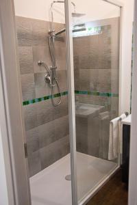 A bathroom at Brilliant Camere Még 30 kép