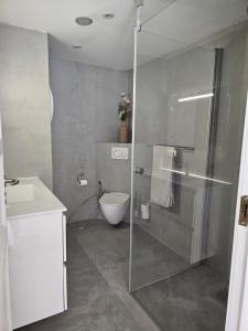 Koupelna v ubytování Sea View Suite + 21 fotografií
