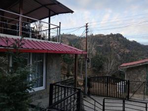 En generel udsigt til bjerge eller udsigt til bjerge taget fra villaen