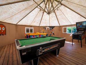 Gallery image of Flower Camping Echo du Malpas in Monceaux-sur-Dordogne