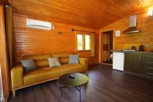 Kuchyň nebo kuchyňský kout v ubytování Cirali Hotel