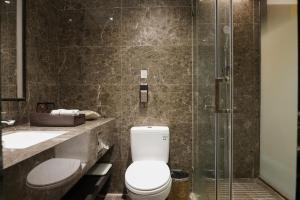 Koupelna v ubytování Paco Hotel Datang Metro Guangzhou-Close to Pazhou Exhibition Hall and free breakfast