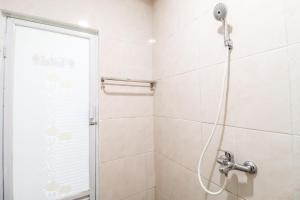 Bilik mandi di Hotel Safara Yogyakarta