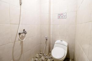 Bilik mandi di Hotel Safara Yogyakarta