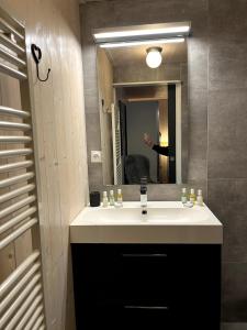 Koupelna v ubytování Light spacious, recently refurbished Studio near to Courchevel