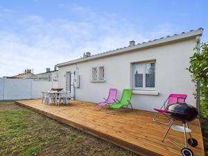 Vonkajšia záhrada v ubytovaní Maison pour 6 personnes à Saint-Hilaire-de-Riez
