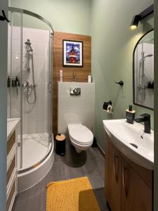 Ένα μπάνιο στο Apartament Długosza 3 - JAK W DOMU - idealny na długie pobyty i weekendy