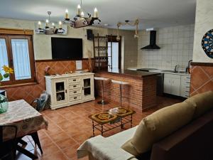 A kitchen or kitchenette at VuT Casa Fabe12