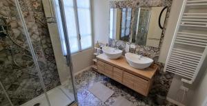 Koupelna v ubytování La Kascina Suite & Rooms