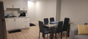 Ảnh trong thư viện ảnh của Hommie Vibes Basement Suite ở Moncton