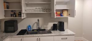 Ảnh trong thư viện ảnh của Hommie Vibes Basement Suite ở Moncton