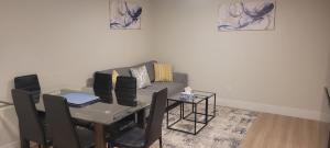 Ảnh trong thư viện ảnh của Hommie Vibes Basement Suite ở Moncton