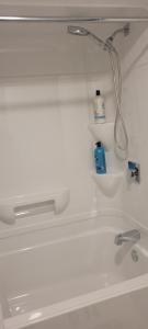 Ảnh trong thư viện ảnh của Hommie Vibes Basement Suite ở Moncton