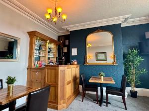 TV/trung tâm giải trí tại The Rockside +79 ảnh