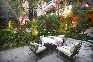 Κήπος έξω από το Nirvana Boutique Hotel